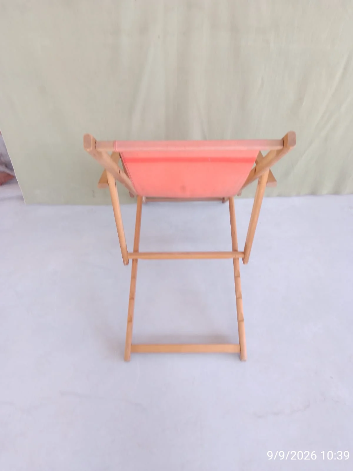 Reposera de madera y tela plegable roja — foto 4