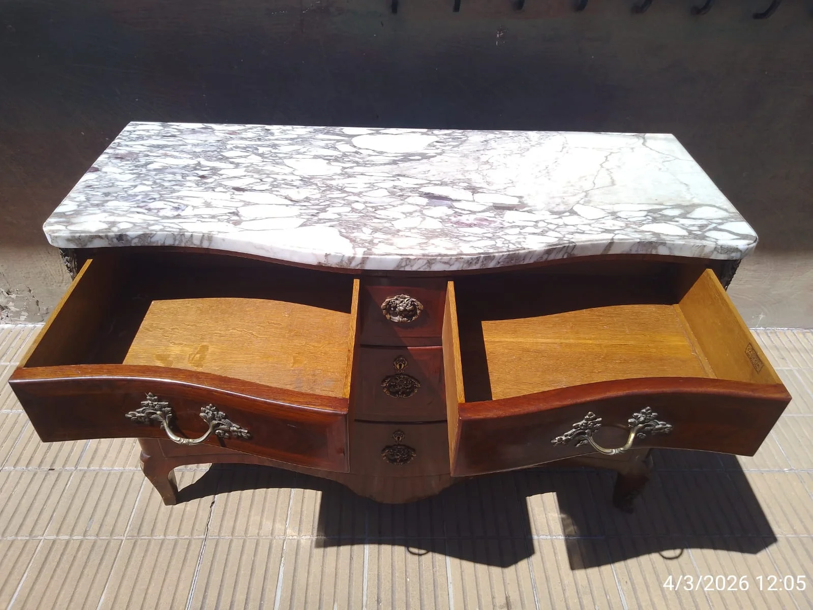 Cómoda francesa antigua estilo Luis XV madera y mármol — foto 10