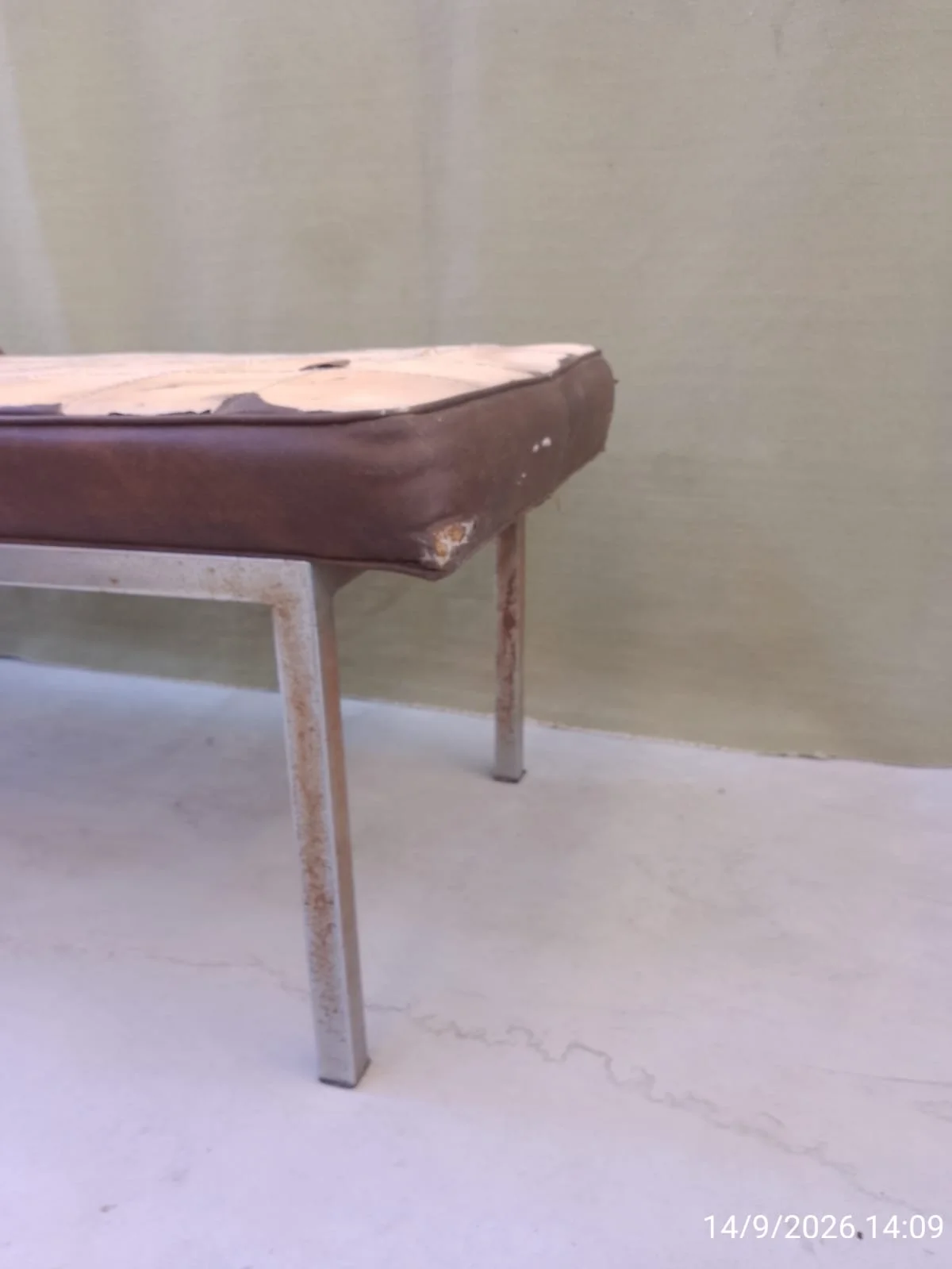 Banco De Caño Metal Con Asiento Tapizado — foto 4