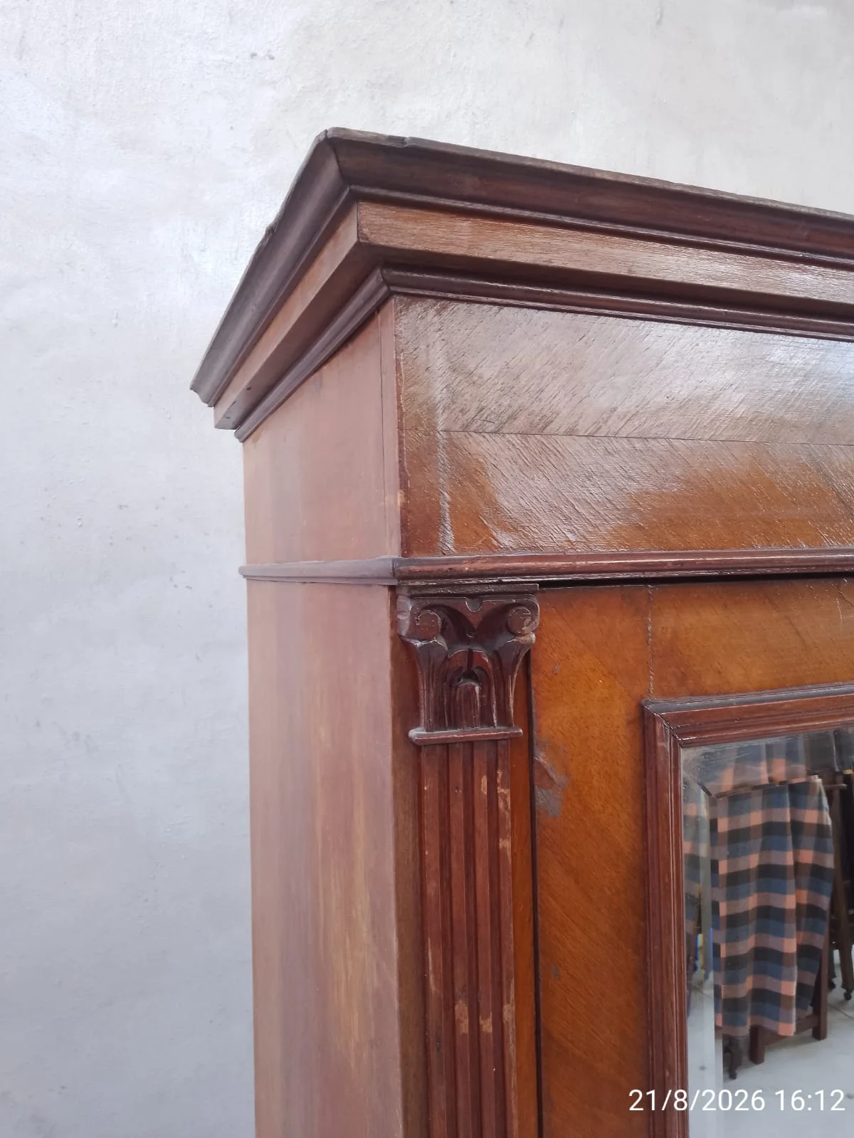 Ropero antiguo de madera maciza 1 cajón y espejo — foto 5