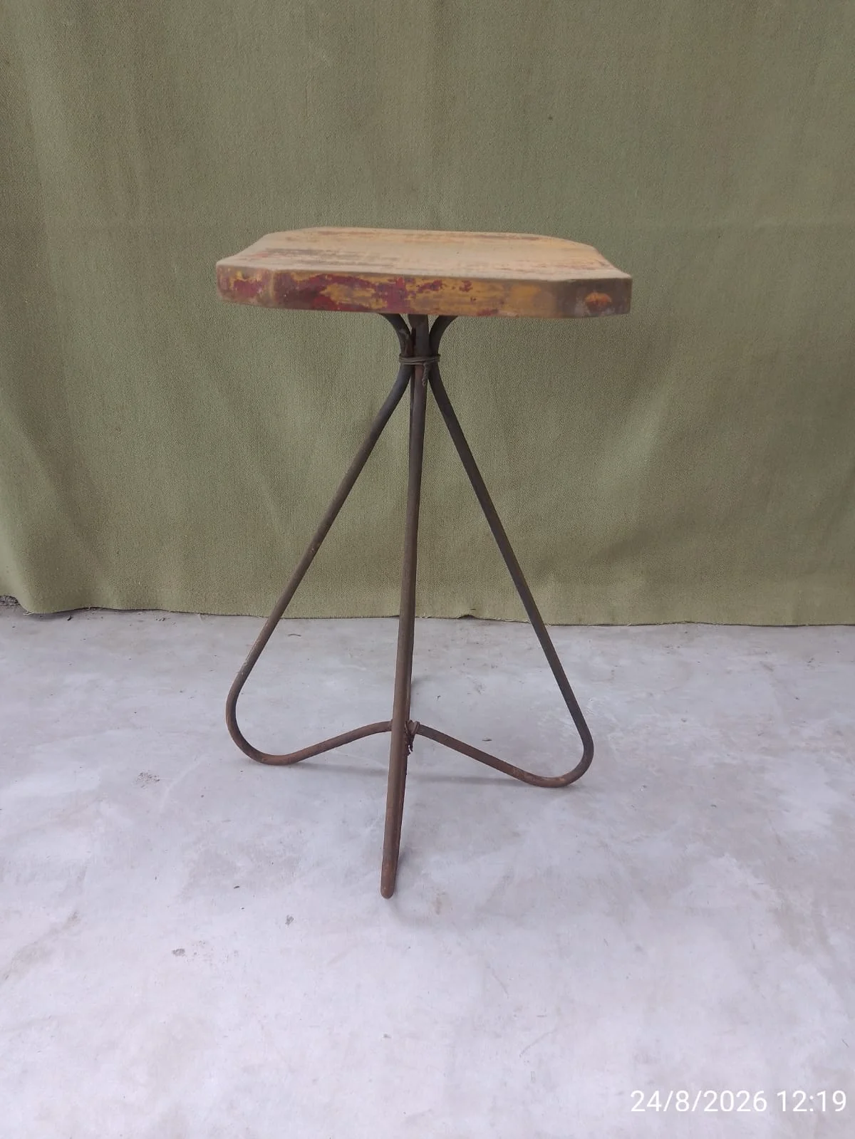 Banqueta Rústica de madera y hierro — foto 5