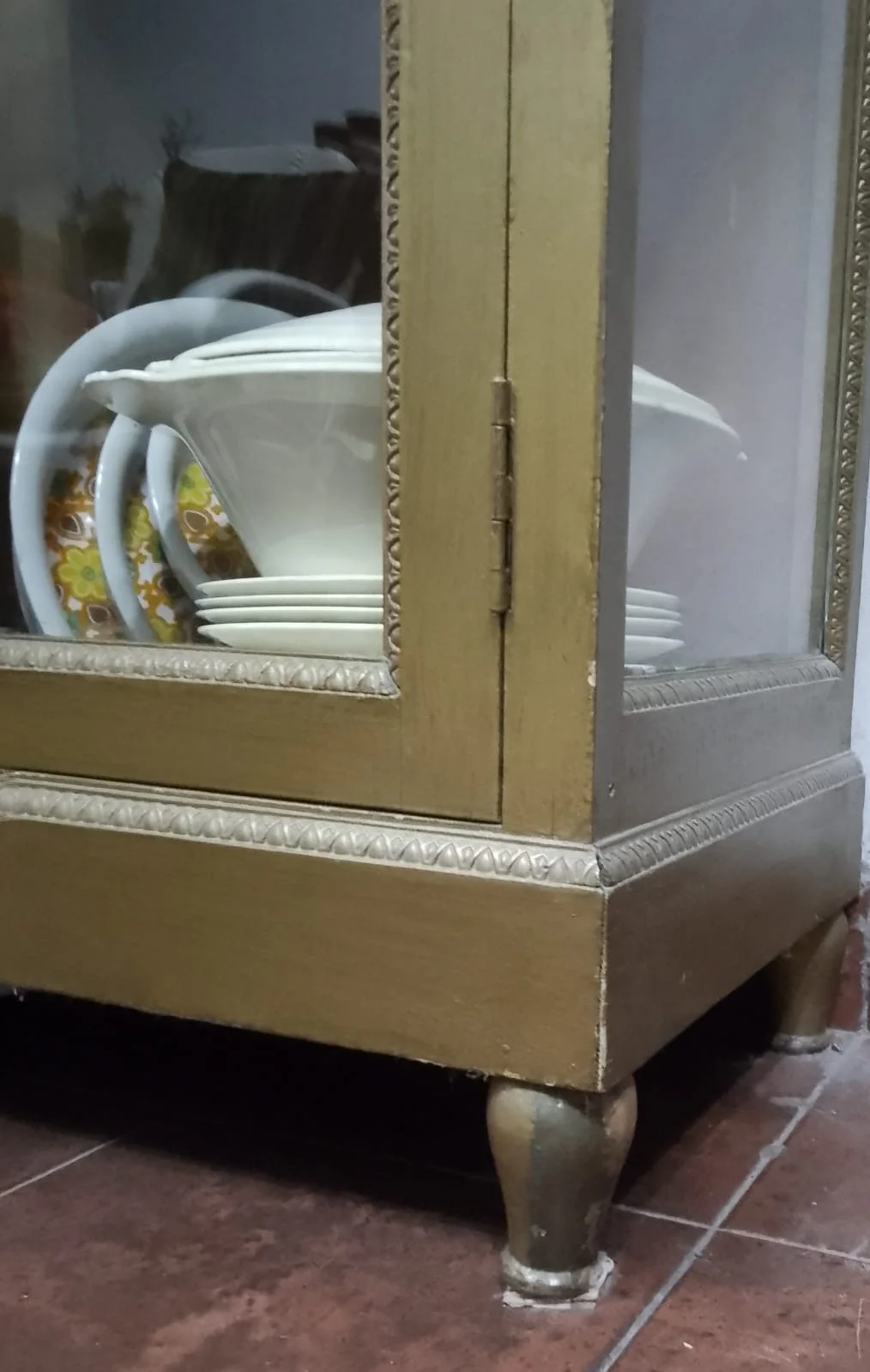 Vitrina Vajillero clásico con puertas de vidrio — foto 7