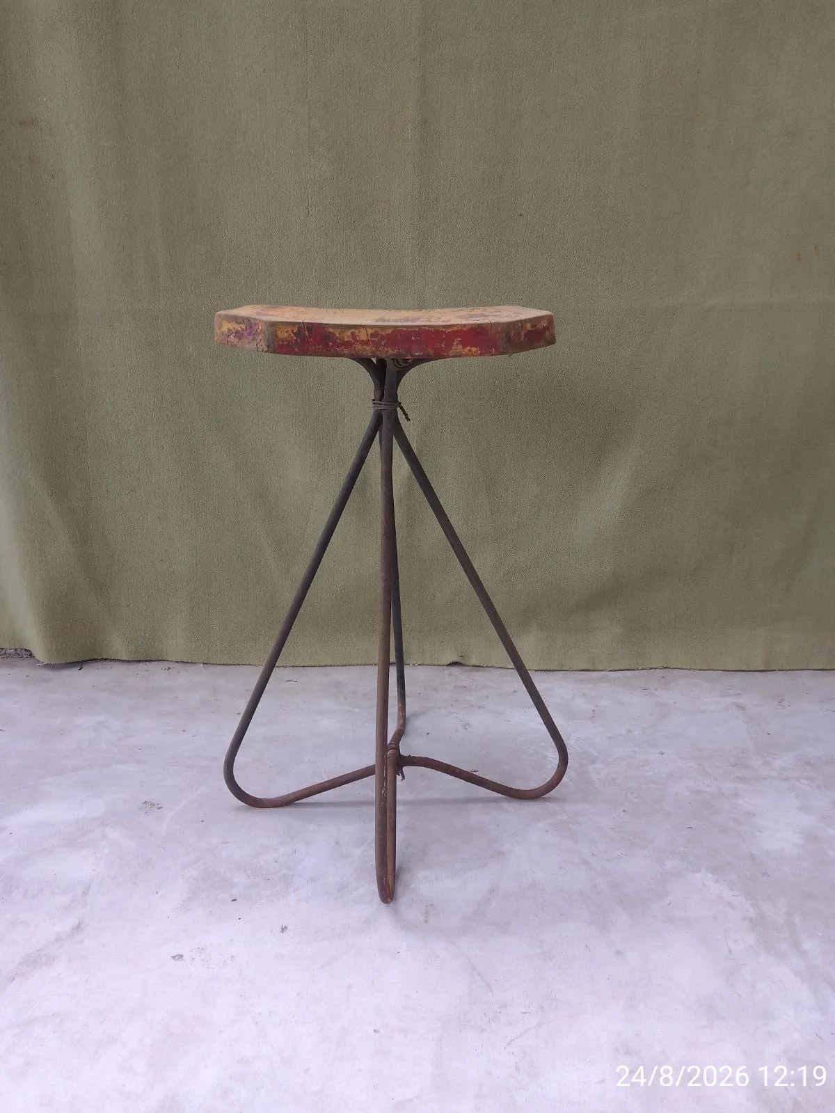 Banqueta Rústica de madera y hierro — foto 4