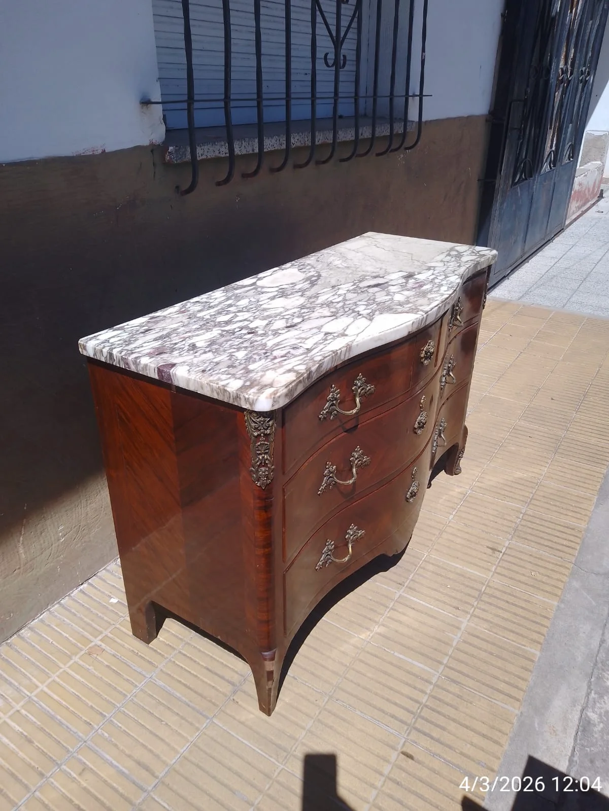 Cómoda francesa antigua estilo Luis XV madera y mármol — foto 8