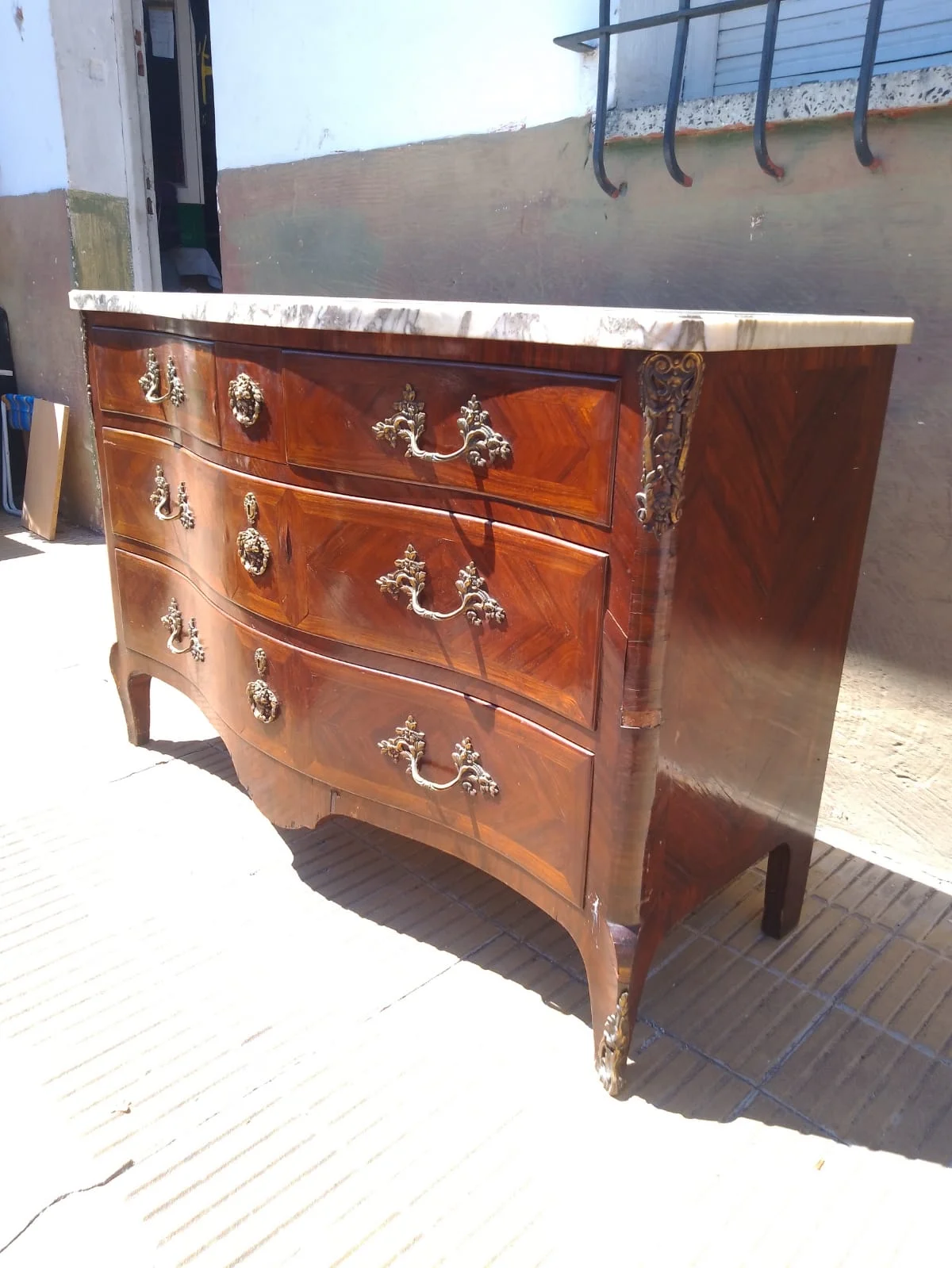 Cómoda francesa antigua estilo Luis XV madera y mármol — foto 6