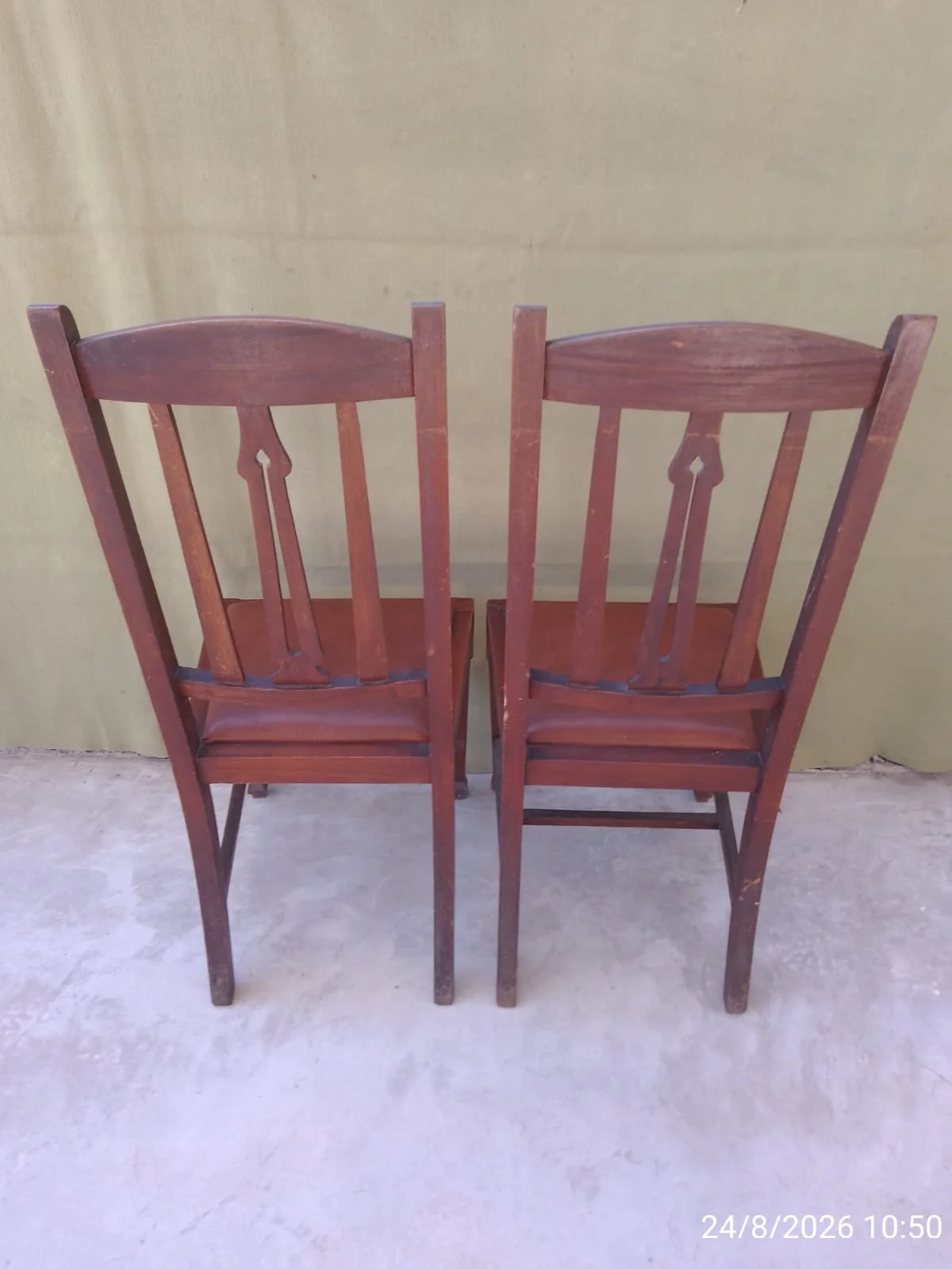Juego X2 sillas de madera maciza y cuero ecológico — foto 6
