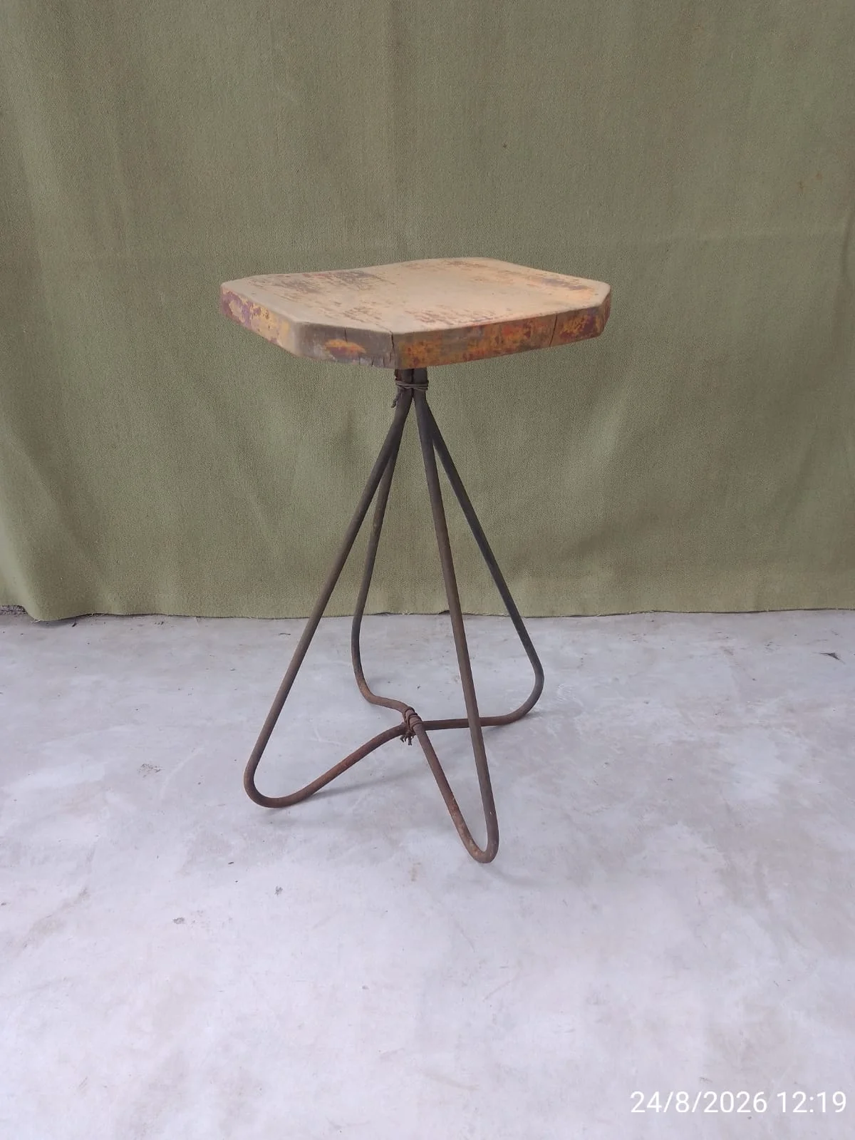 Banqueta Rústica de madera y hierro — foto 6