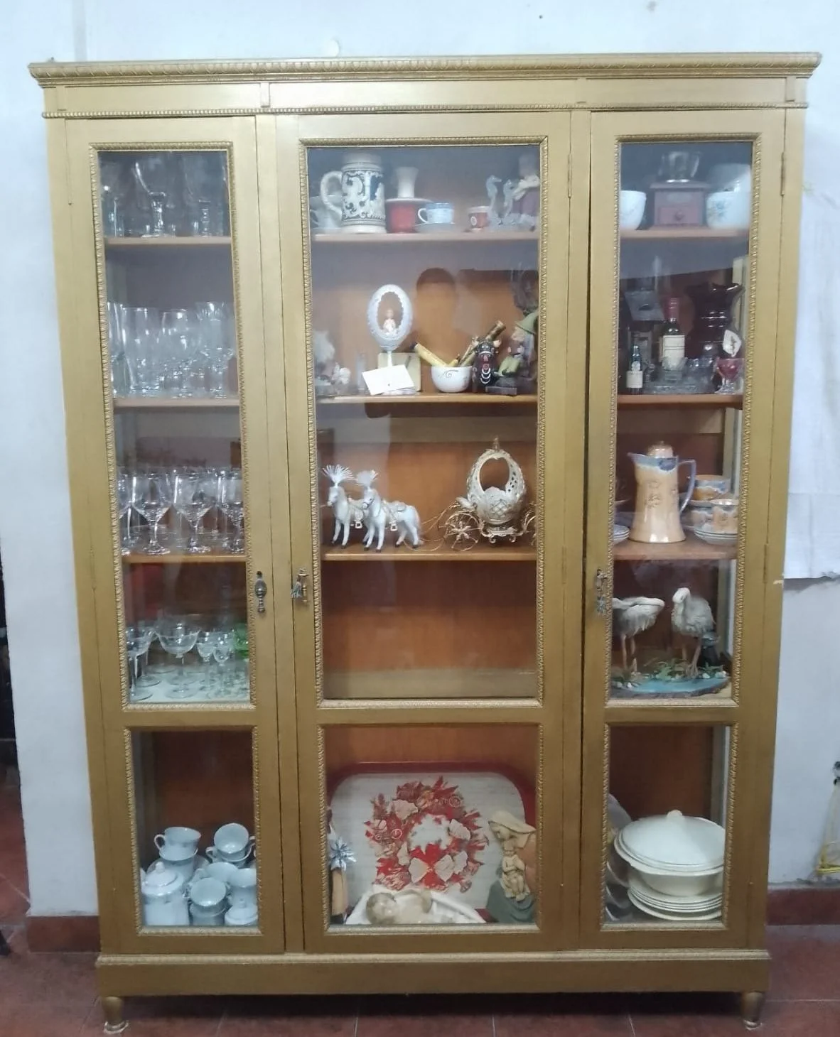 Vitrina Vajillero clásico con puertas de vidrio — foto 4
